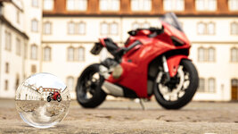 Ducati 2 Lensball gedreht.jpg