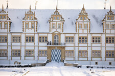 Schloss Neuhaus, EOS R5, RF 70-200mm f:4L IS USM @ 135mm, f4.jpg