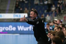 comp_TSV Hannover Burgdorf vs THW Kiel-9015.jpg