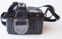 Nikon D70-2.jpg