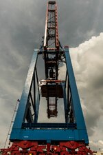 Containerbrücke Burchardkai Hamburg 02--8-14-DSLR.jpg