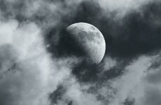 O5182132 Mond+Wolken F_r_n_H_.jpg