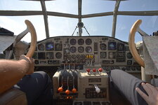 cockpit_1000.jpg